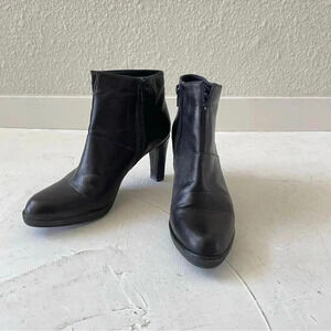 Stuart Weitzman Black Leather Back Zip Ankle Boots Booties Size 5.5M